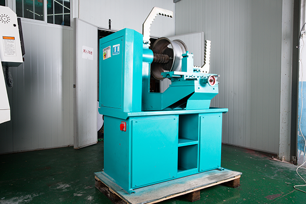 wheel straightening machine